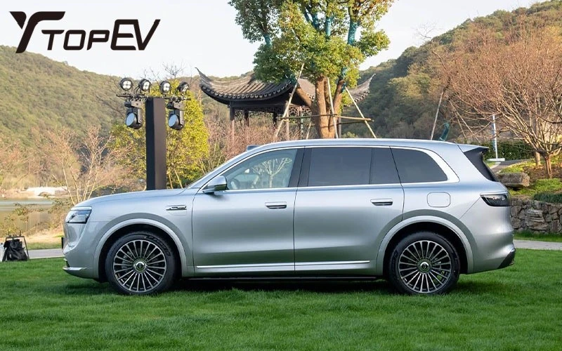 AITO M8 exterior AITO M8 exterior